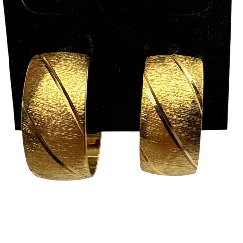 Gold Tone Chunky Textured Hoop Earrings Brushed Diagonal Slash 1" Fancy Wedding